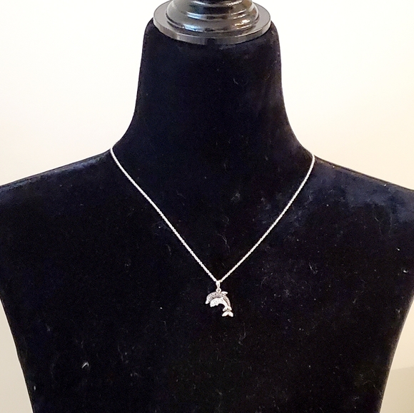 DOLPHINS Necklace - Picture 4 of 10